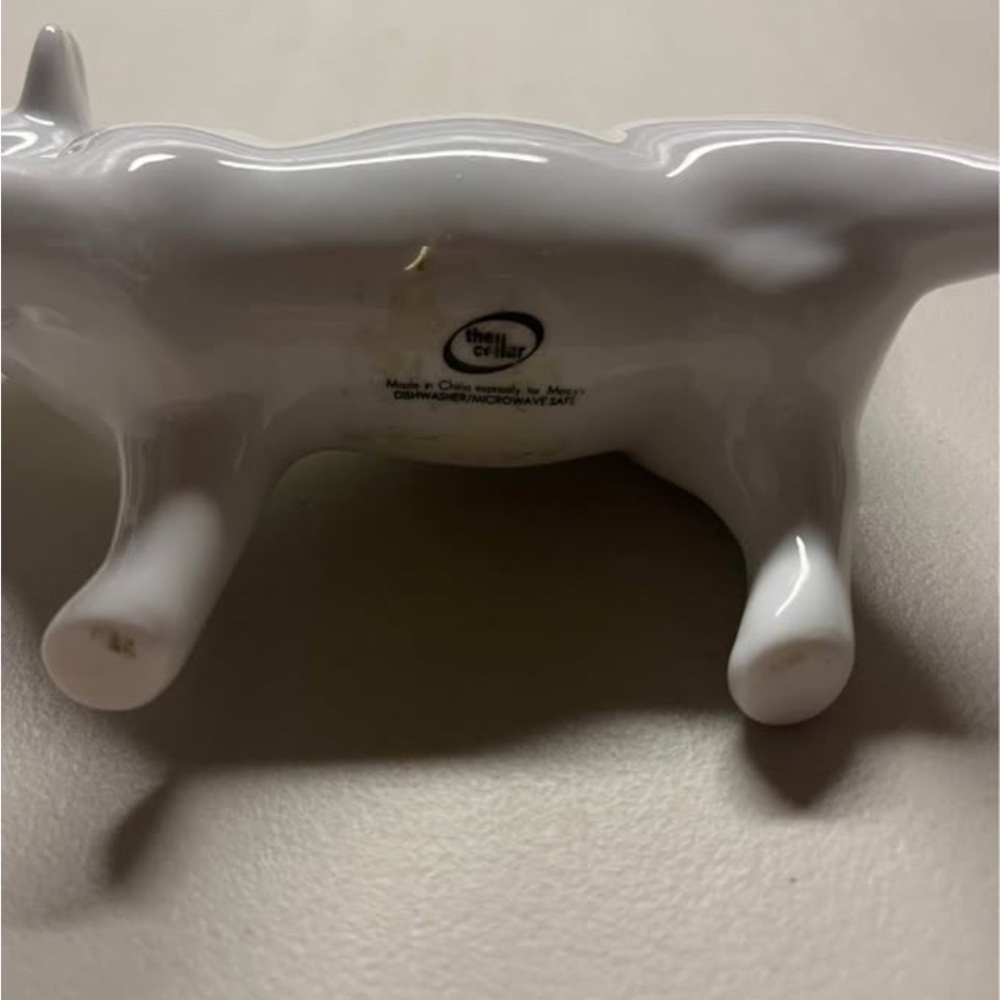 White Ceramic Cow Creamer - Picture 2 of 3